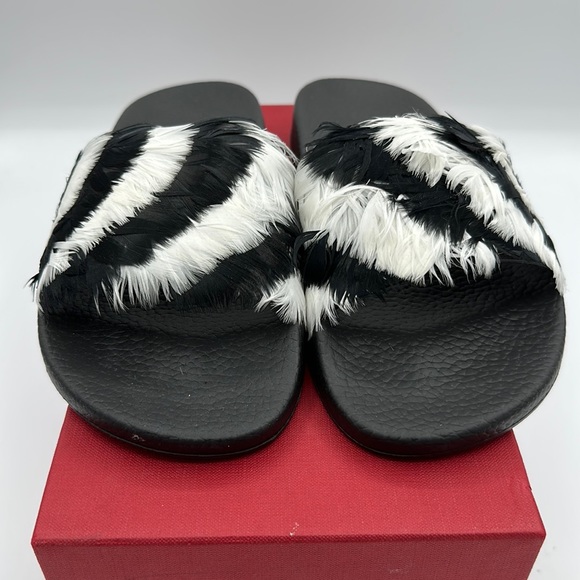 Valentino Garavani Black & White Feather Slide Sandals Size 38 EU / 8 US NIB